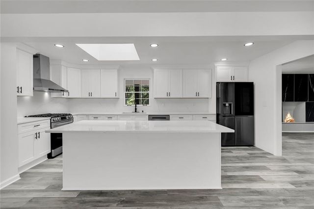 165 N Morning Dove Drive N, Fayetteville, GA 30215