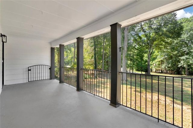 165 N Morning Dove Drive N, Fayetteville, GA 30215