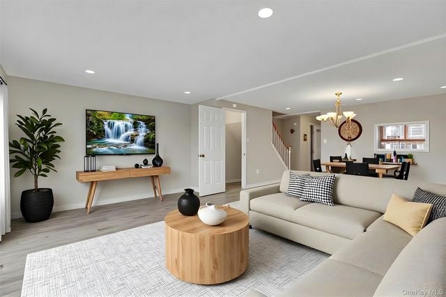 203 Williamsburg Drive, Mahopac, NY 10541