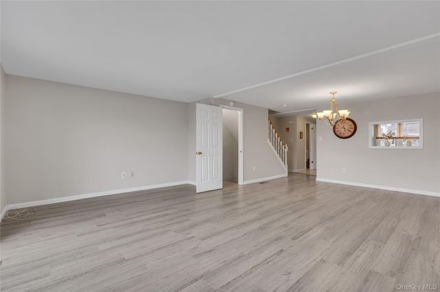 203 Williamsburg Drive, Mahopac, NY 10541