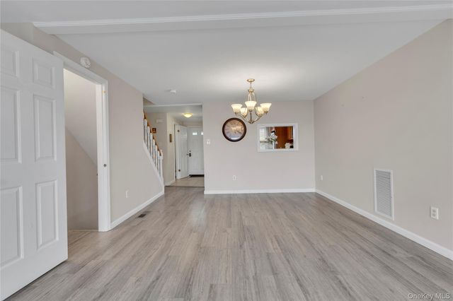 203 Williamsburg Drive, Mahopac, NY 10541