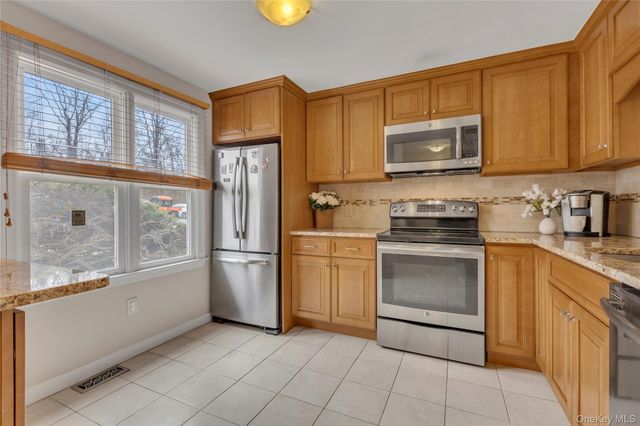 203 Williamsburg Drive, Mahopac, NY 10541