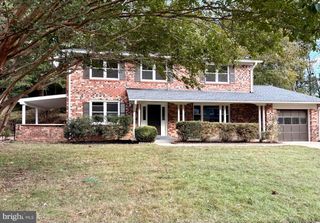 10116 DUNDALK ST, Fairfax, VA 22032
