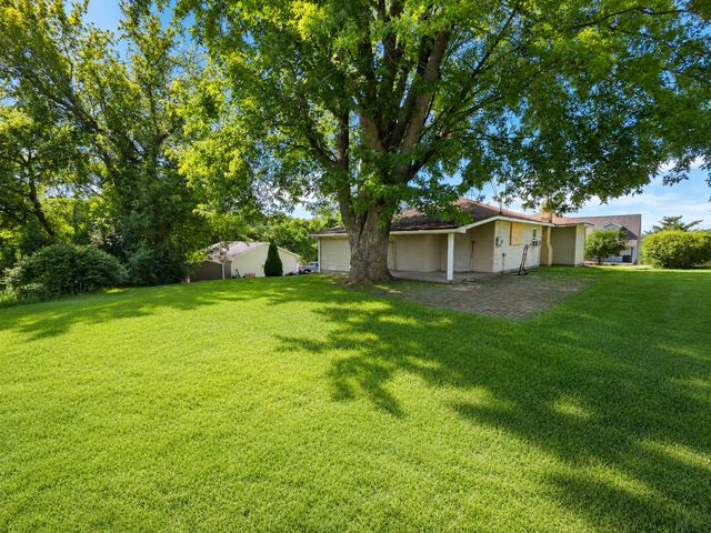 7919 Hill Drive, Wonder Lake, IL 60097