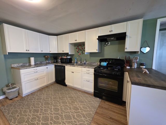 7919 Hill Drive, Wonder Lake, IL 60097