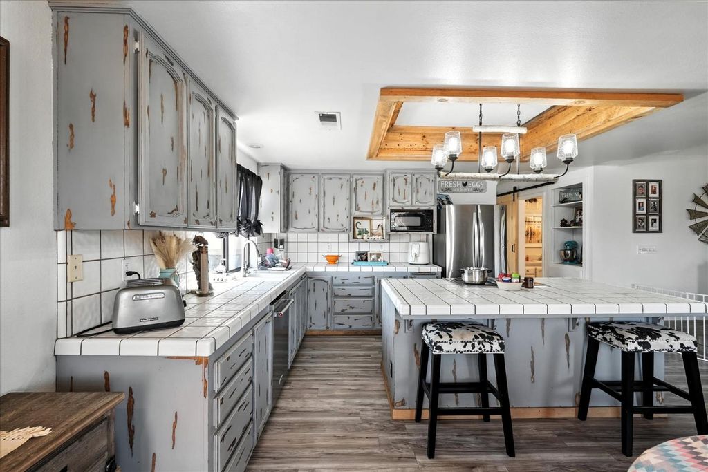 Image 15 of property listing at 14982 N Morgan Canyon Road, Prather, CA 93651