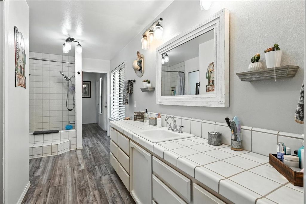 Image 20 of property listing at 14982 N Morgan Canyon Road, Prather, CA 93651