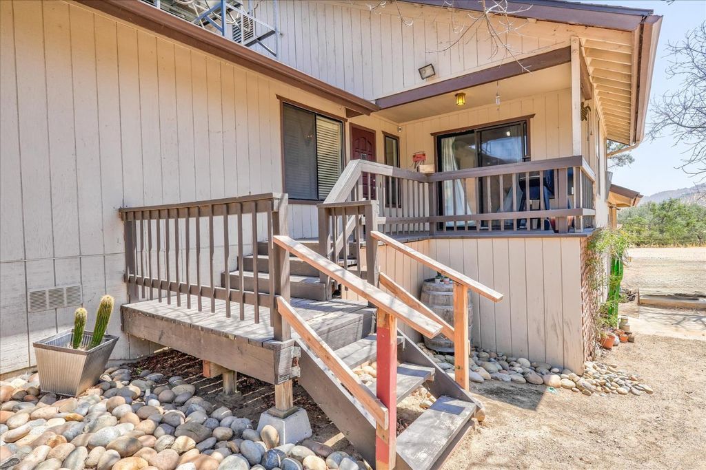 Image 3 of property listing at 14982 N Morgan Canyon Road, Prather, CA 93651