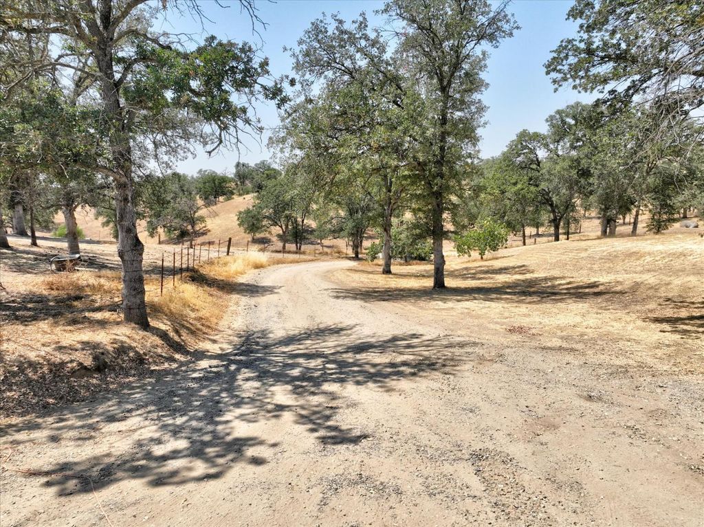 Image 44 of property listing at 14982 N Morgan Canyon Road, Prather, CA 93651