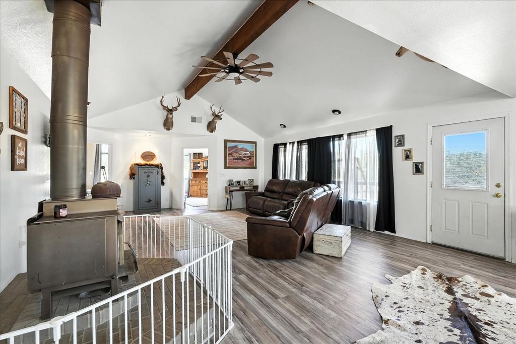 Image 7 of property listing at 14982 N Morgan Canyon Road, Prather, CA 93651