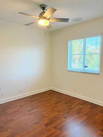 521 Bayfront Dr, Boynton Beach, FL 33435