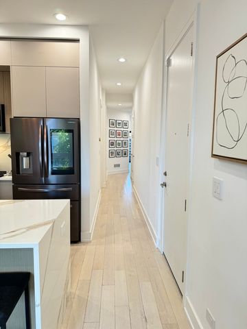 2704 W Thomas Street 2, Chicago, IL 60622