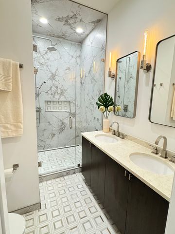2704 W Thomas Street 2, Chicago, IL 60622