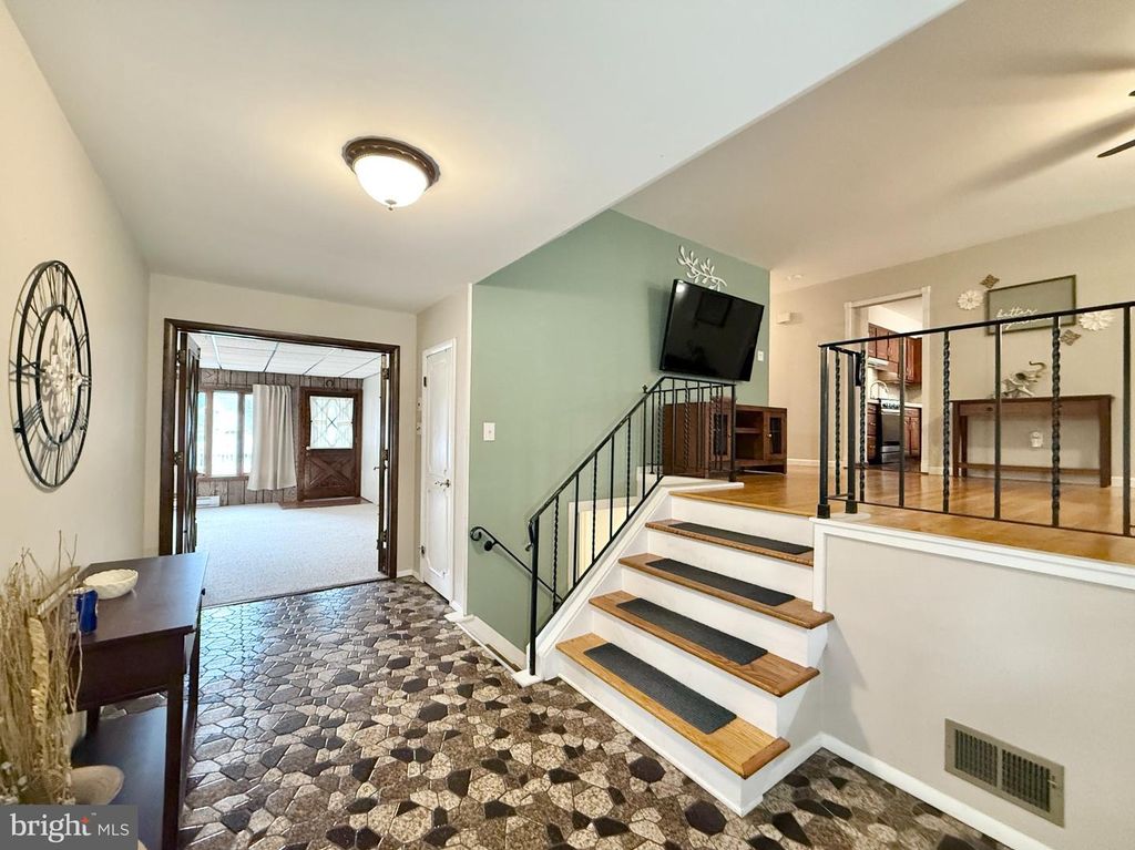 130 FERNWOOD DR, HAMMONTON, NJ 08037 — exterior