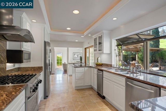 681 Adobe Dr, Danville, CA 94526