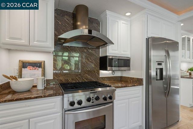 681 Adobe Dr, Danville, CA 94526