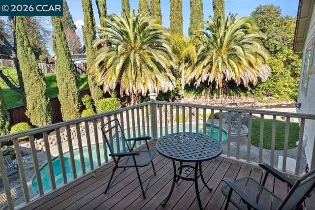 681 Adobe Dr, Danville, CA 94526