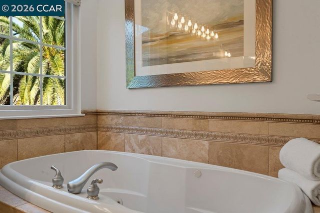 681 Adobe Dr, Danville, CA 94526