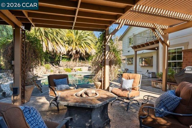 681 Adobe Dr, Danville, CA 94526