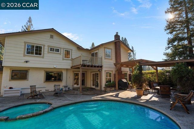 681 Adobe Dr, Danville, CA 94526