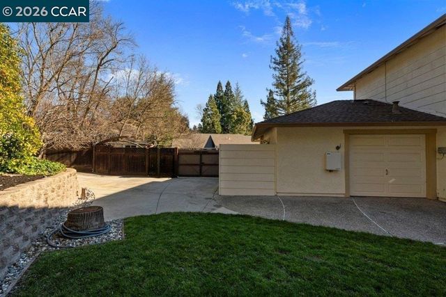 681 Adobe Dr, Danville, CA 94526