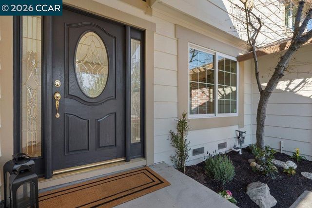 681 Adobe Dr, Danville, CA 94526