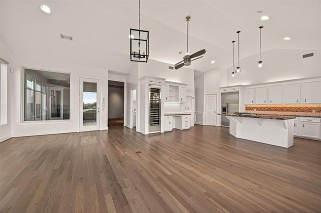 7203 Timberlake Dr, Sugar Land, TX 77479