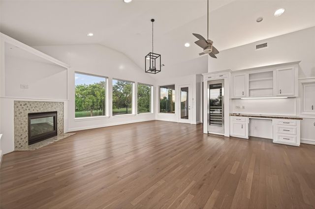 7203 Timberlake Dr, Sugar Land, TX 77479