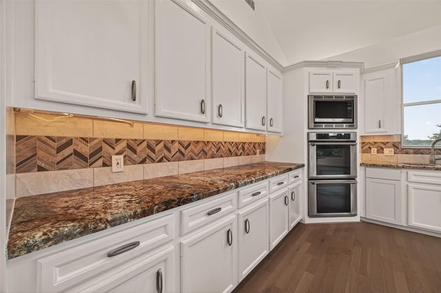 7203 Timberlake Dr, Sugar Land, TX 77479
