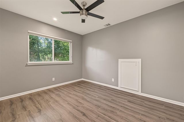 7203 Timberlake Dr, Sugar Land, TX 77479