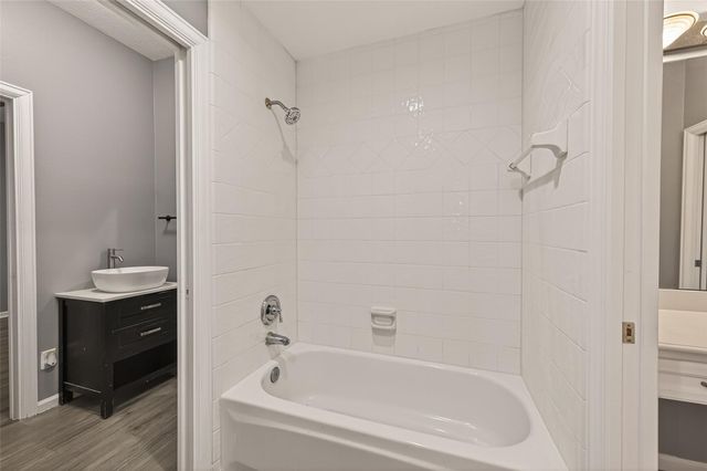 7203 Timberlake Dr, Sugar Land, TX 77479