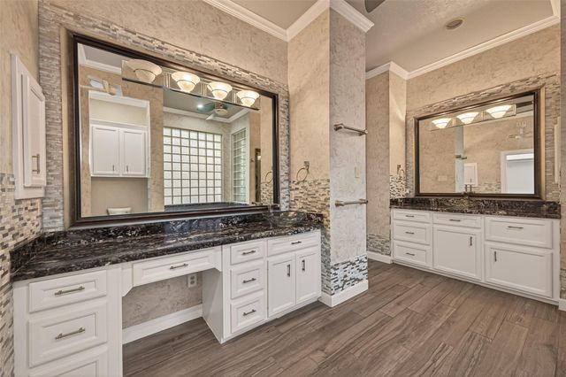 7203 Timberlake Dr, Sugar Land, TX 77479