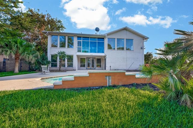 7203 Timberlake Dr, Sugar Land, TX 77479