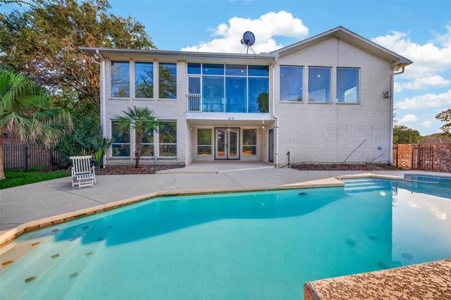 7203 Timberlake Dr, Sugar Land, TX 77479