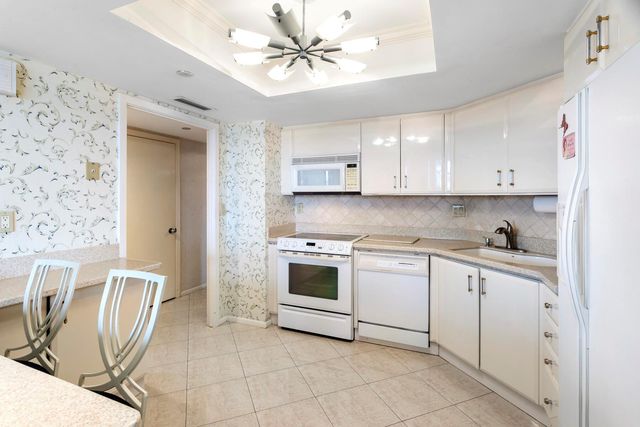 5070 N Ocean Drive 2c, Singer Island, FL 33404