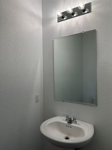 253 Redonda DR, Liberty Hill, TX 78664