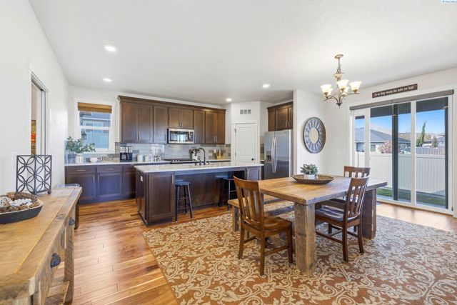 664 Punkie Lane, Richland, WA 99352