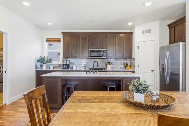 664 Punkie Lane, Richland, WA 99352