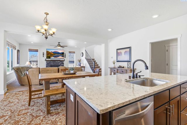 664 Punkie Lane, Richland, WA 99352