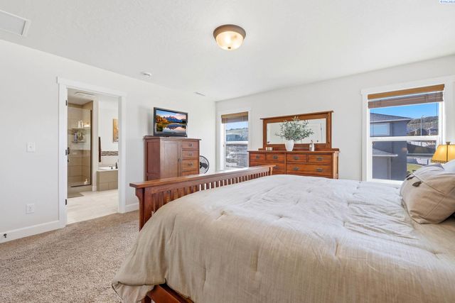 664 Punkie Lane, Richland, WA 99352