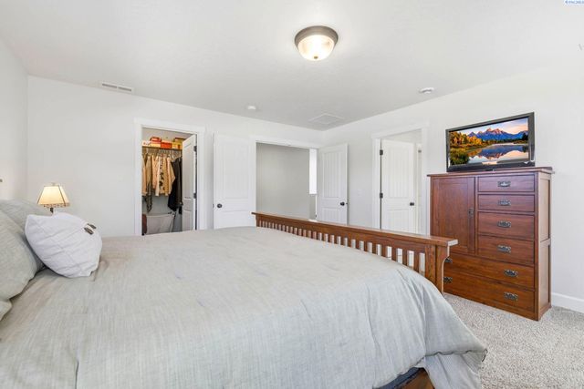 664 Punkie Lane, Richland, WA 99352