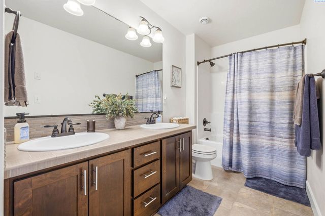 664 Punkie Lane, Richland, WA 99352