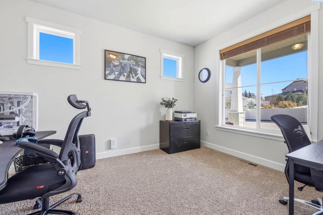 664 Punkie Lane, Richland, WA 99352