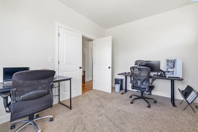 664 Punkie Lane, Richland, WA 99352