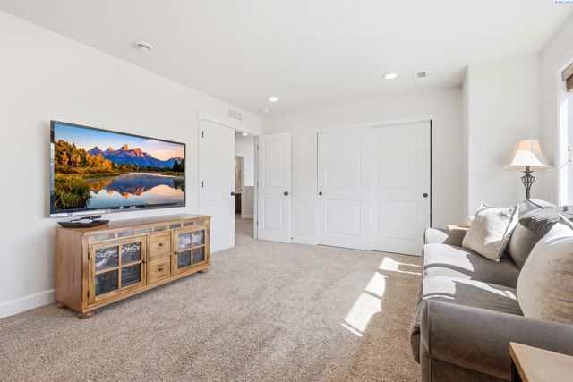 664 Punkie Lane, Richland, WA 99352