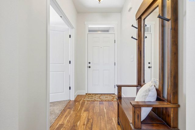 664 Punkie Lane, Richland, WA 99352