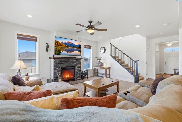 664 Punkie Lane, Richland, WA 99352