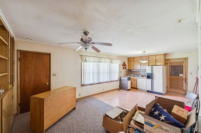 617 S Thompson Street, Vinita, OK 74301