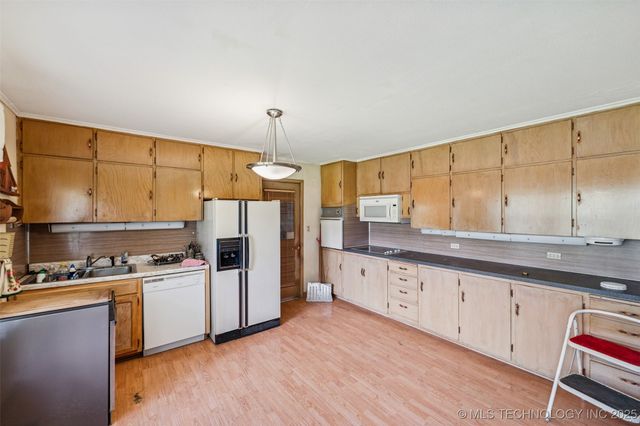 617 S Thompson Street, Vinita, OK 74301