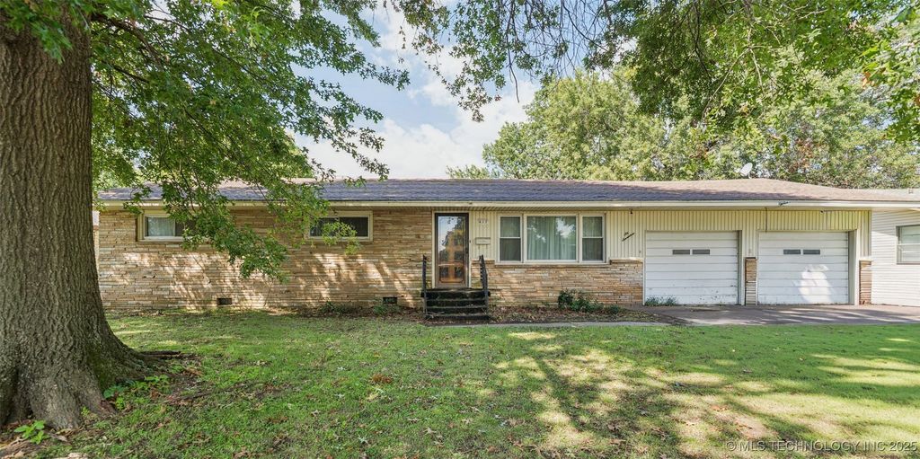 617 S Thompson Street, Vinita, OK 74301